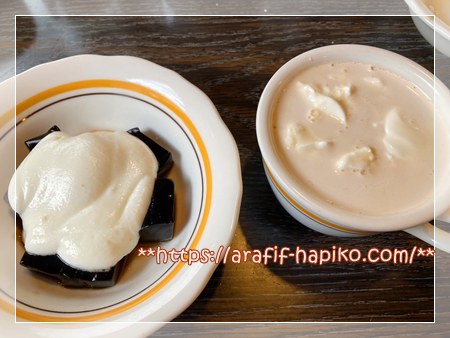 ステーキのあさくまのデザート コーヒーゼリーに生クリームをかけたところ