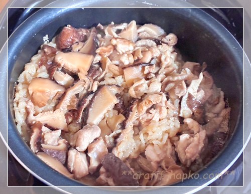 自宅で干したしいたけを使って炊いた炊き込みご飯